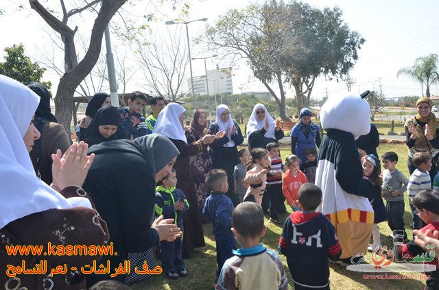 فيديو: صف الفراشات يطير كالفراشات في احضان منتزه عبد الكريم قاسم 